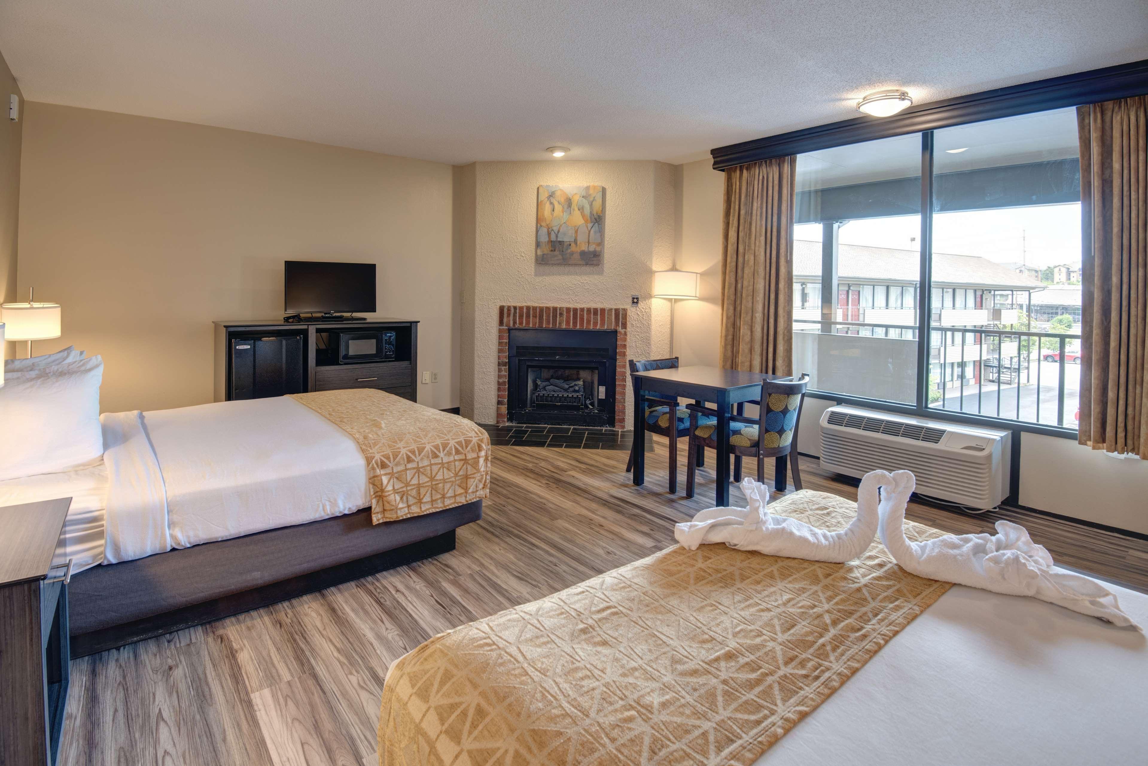 פיג'ן פורג' Best Western Toni Inn מראה חיצוני תמונה